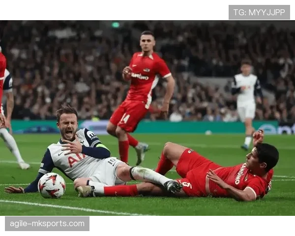 南安普顿主场迎战利物浦,关键三分争夺战一触即发 南安普顿主场迎战利物浦,关键三分争夺战一触即发