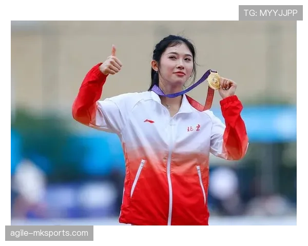 吴艳妮赛前喝的不是水，是冰美式兑蛋白粉？